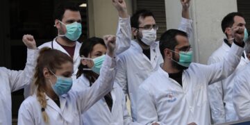 Ενωτικό Κίνημα για την Ανατροπή: Εξοργιστική η θριαμβολογία Μητσοτάκη περί «αυξήσεων στις εφημερίες»