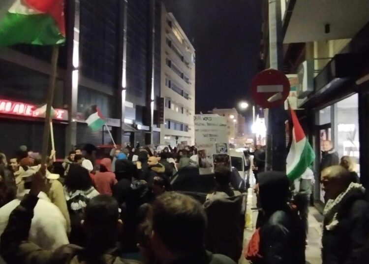 Μαχητική διαδήλωση αλληλεγγύης στην Παλαιστίνη στα γραφεία ισραηλινής εταιρείας (φώτο)