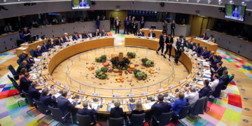 Με την ΕΕ των εξοπλισμών  ή τις ζωές των ανθρώπων;