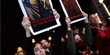 Έγκλημα στα Τέμπη: Αγώνας για δικαιοσύνη κόντρα στο πέπλο συγκάλυψης