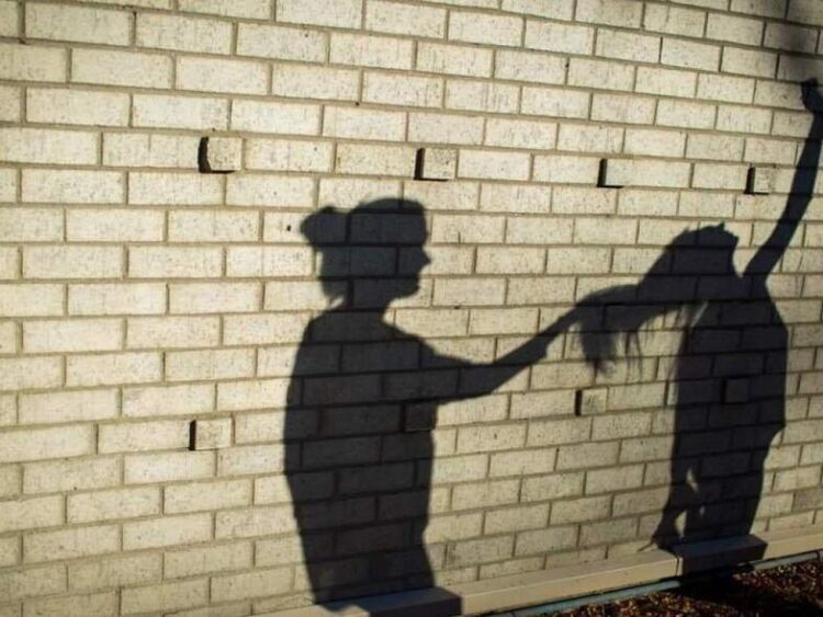 Και η βία, από πού προέρχεται;