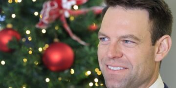 Ο Κασσελάκης ψαρεύει στα θολά νερά της ξενοφοβικής ρητορικής