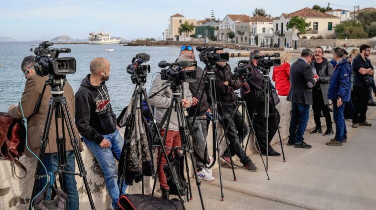 ΣΥΡΙΖΑ: Team bonding μετ’ εμποδίων στις Σπέτσες