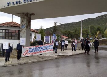 Οι αναγκαστικές εντολές για υπερεφημέρευση δολοφονούν ασθενείς και γιατρούς