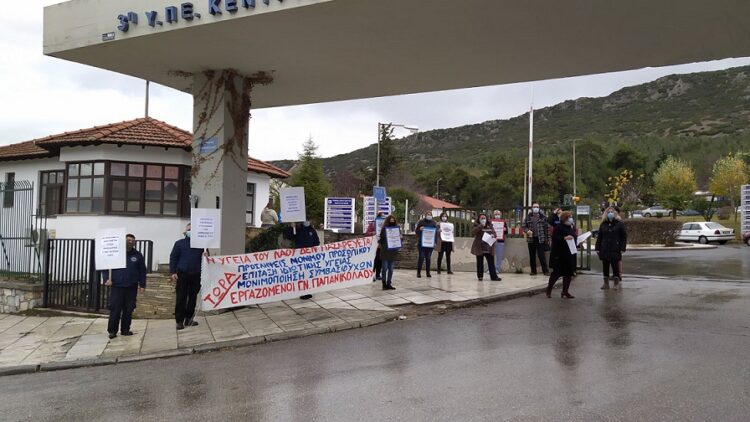 Οι αναγκαστικές εντολές για υπερεφημέρευση δολοφονούν ασθενείς και γιατρούς