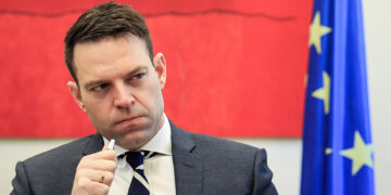 ΣΥΡΙΖΑ: Δεξιά στροφή και ταυτόχρονη κρίση τακτικής