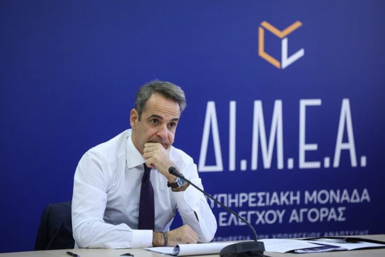 Aκρίβεια και «τρελά κέρδη»  για βιομηχανίες και σούπερ μάρκετ