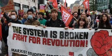 Κυβερνώσα ή επαναστατική αριστερά;