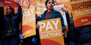 Ποδαρικό με εργατικές κινητοποιήσεις σε όλο τον κόσμο-Περισκόπιο 5/1