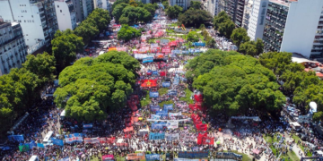 Σηκωμένες γροθιές και κόκκινες σημαίες στο Μπουένος Άιρες-Περισκόπιο 27/1