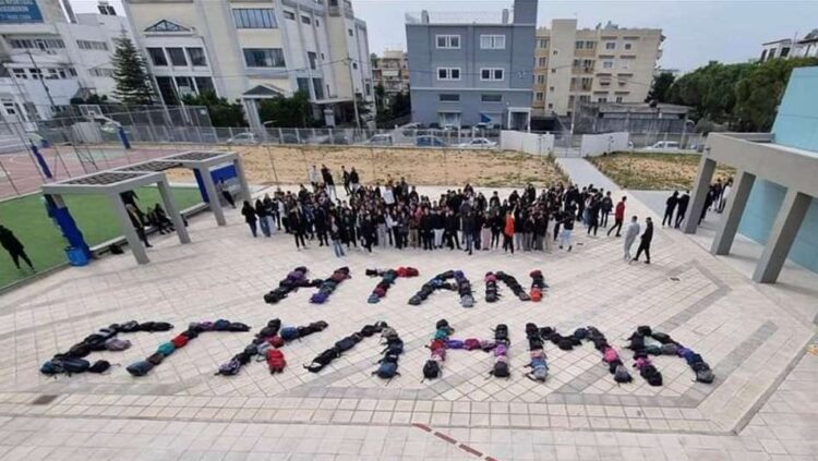 Ένας χρόνος από το έγκλημα στα Τέμπη: Προδιαγεγραμμένο «θέατρο» συγκάλυψης στην εξεταστική