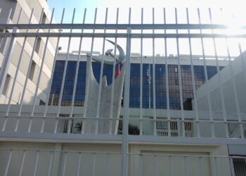 Τη μέρα της εργατικής απεργίας, το ΚΚΕ αναγγέλλει τερματισμό των αγροτικών κινητοποιήσεων!