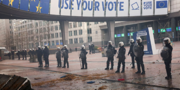 ΕΕ του πολέμου και των πολυεθνικών