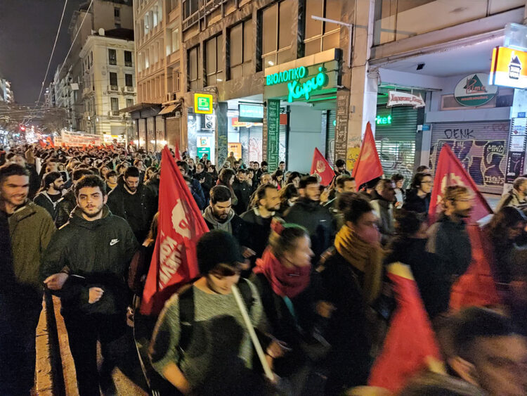 Απλώνεται ο ιστός της «σταθερότητας» στη δυστοπία, πού είναι η Αριστερά;