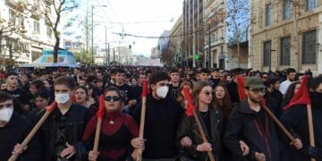 Νεολαία Κομμουνιστική Απελευθέρωση: Οι δεκάδες χιλιάδες στον δρόμο ήταν η αρχή!