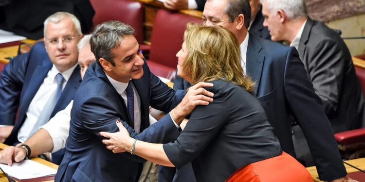 Το (μισό) ΠΑΣΟΚ στην κυβέρνηση, το ΛΑΟΣ στην εξουσία