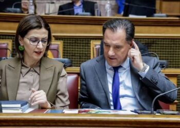Απογευματινά χειρουργεία: Νόμιμο «φακελάκι» στο ΕΣΥ με σφραγίδα Άδωνι