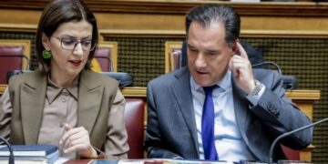 Απογευματινά χειρουργεία: Νόμιμο «φακελάκι» στο ΕΣΥ με σφραγίδα Άδωνι