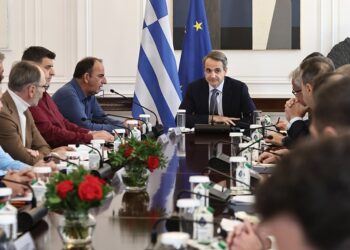 Συνάντηση στο Μαξίμου: Επικοινωνιακοί χειρισμοί της κυβέρνησης