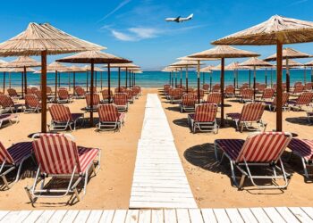 Αιγιαλός: Νομοσχέδιο καταπάτησης κάθε παραλίας