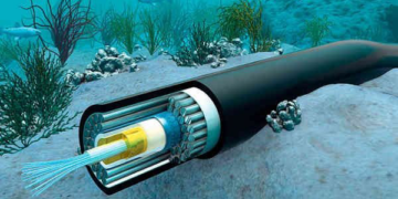 Ο πόλεμος των data κάτω από τη θάλασσα