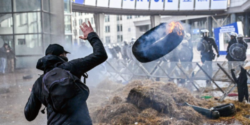 ΕΕ του πολέμου και των πολυεθνικών