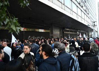 Τηλεπικοινωνίες: Απεργιακός «αναβρασμός» στα τηλεφωνικά κέντρα