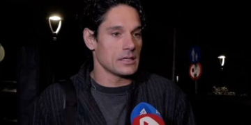 Νεομακαρθισμός με ελληνικά χρώματα