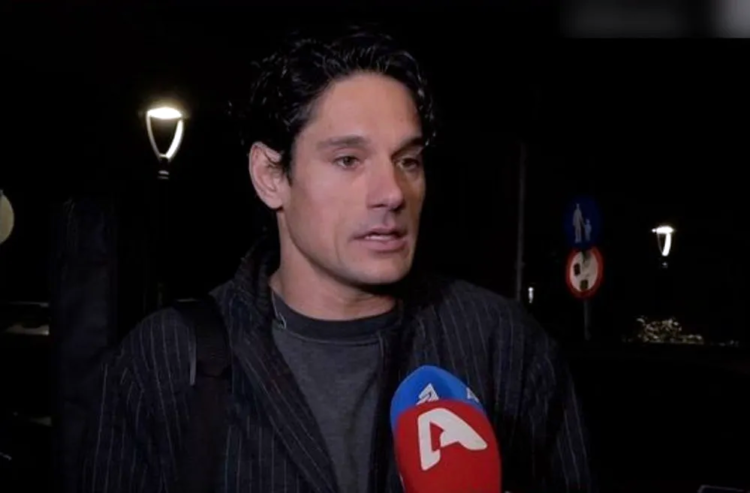 Νεομακαρθισμός με ελληνικά χρώματα