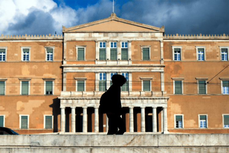 Είμαστε  οι δεύτεροι πιο φτωχοί