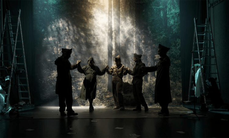 Το θέατρο της λευτεριάς στα «Μαγικά Βουνά»