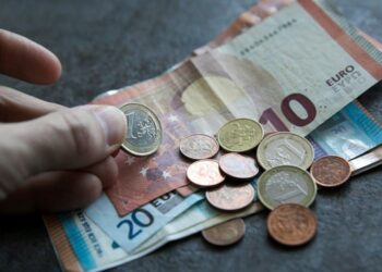 Κατώτατος μισθός: Προς αύξηση – κοροϊδία, μισθοί κάτω από τα επίπεδα του… 2010