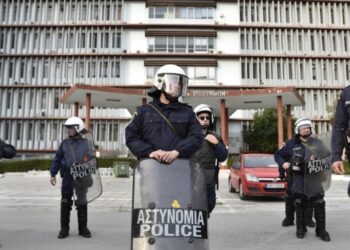 Επιχειρήσεις τρομοκράτησης της νεολαίας