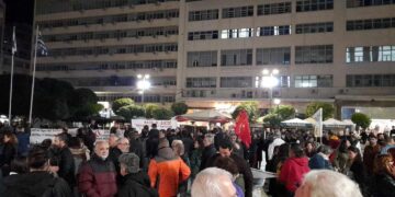 Επιτυχημένη διαδήλωση κατά των διώξεων εκπαιδευτικών στον Πειραιά (φωτογραφίες)