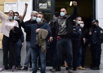 Ένταση στη Δίκη Σεπολίων: Προκλητική η στάση της αστυνομίας