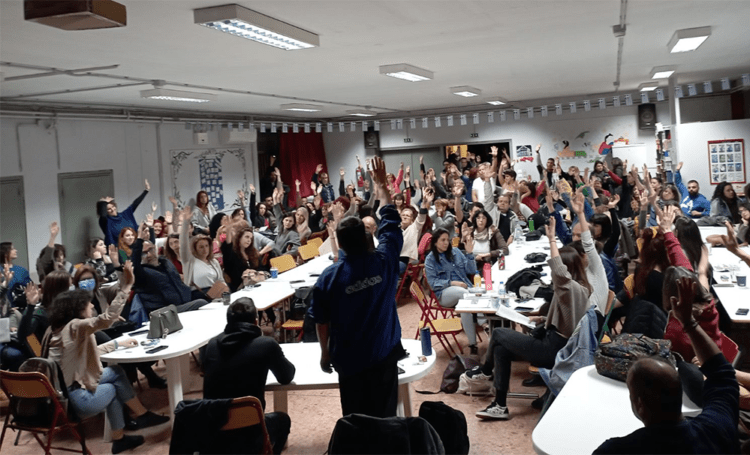 Εξέγερση των εκπαιδευτικών από «τα κάτω» για την αξιολόγηση