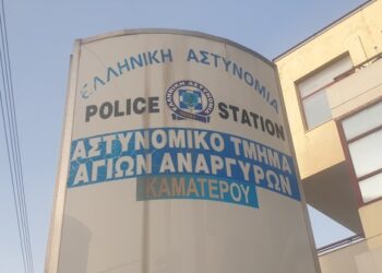 Γυναικοκτονία έξω από αστυνομικό τμήμα – ζήτησε προστασία, την άφησαν αβοήθητη