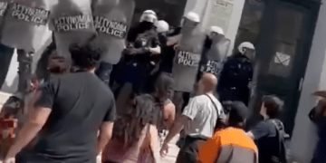 Ένταση στη Δίκη Σεπολίων: Προκλητική η στάση της αστυνομίας