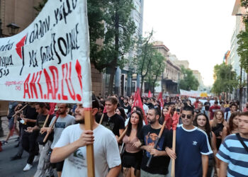 Ανασυγκρότηση και αντεπίθεση ή συντήρηση και αναπαλαίωση;