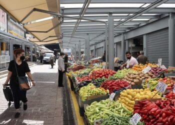 Πληθωρισμός: Συνεχίζονται οι ανατιμήσεις, με κάπως μικρότερο ρυθμό