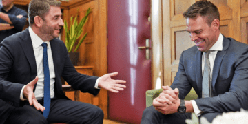 Κεντροαριστερά: Αντίπαλοι την άνοιξη, συνομιλητές το καλοκαίρι