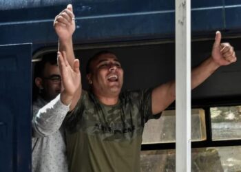 Αθώοι αλλά κρατούμενοι οι εννέα επιζήσαντες του ναυαγίου στην Πύλο!