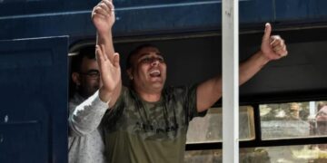 Αθώοι αλλά κρατούμενοι οι εννέα επιζήσαντες του ναυαγίου στην Πύλο!