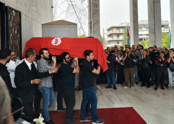 Οικογένεια, σύντροφοι και φίλοι αποχαιρέτησαν τον Σπύρο Χαϊκάλη / Επικήδειοι