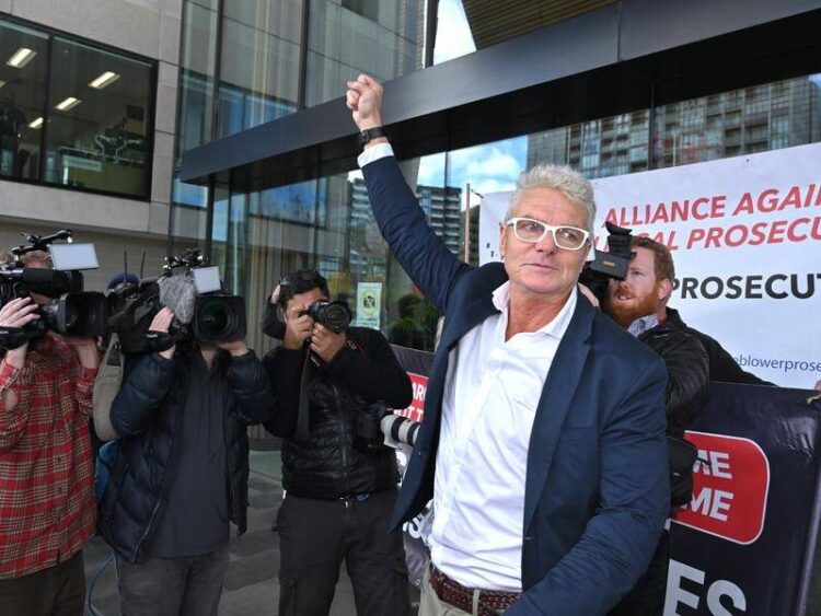 Φυλακή για όποιον φανερώνει την αλήθεια