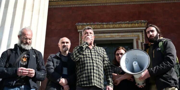 Δημόσιο: «Μπόνους» και στο βάθος… αξιολόγηση