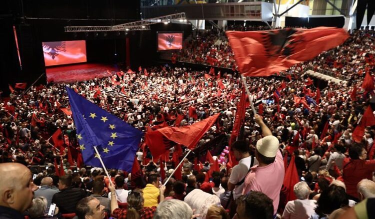 7+1 σημεία για την επίσκεψη του Έντι Ράμα