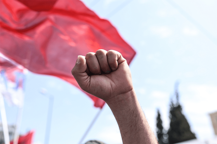 To prin.gr συμμετέχει στην 24ωρη απεργία για την Πρωτομαγιά