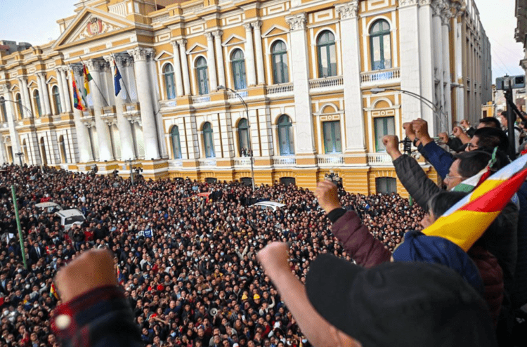 Βολιβία: Ο λαός απέναντι σε πραξικοπηματίες και σύστημα