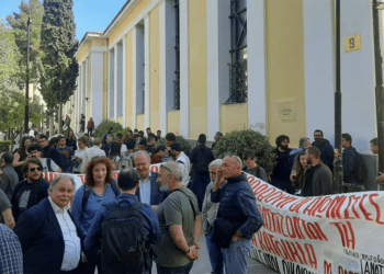 Αυταρχικός κατήφορος η καταδίκη ακτιβιστών-στελεχών της ΛΑΕ για «διατάραξη κοινής ειρήνης»